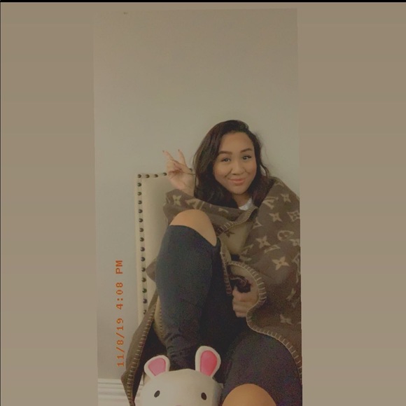 Meet your Posher, Alondra - Picture 4 of 4